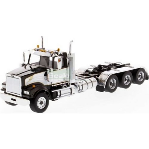 Western Star 4900 SF Day Cab Tridem Tractor