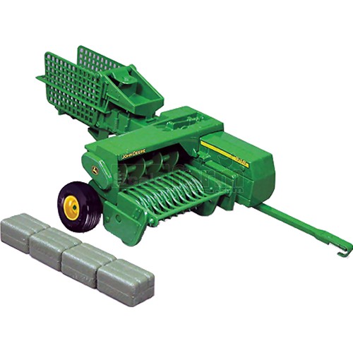 John Deere 348 Square Baler with 4 Bales - Big Farm