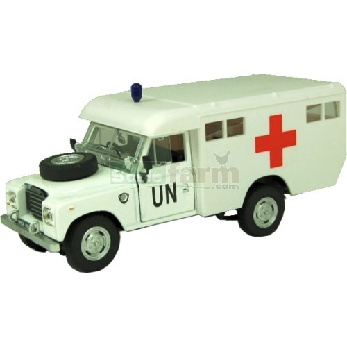 Land Rover S3 109 - UN Ambulance