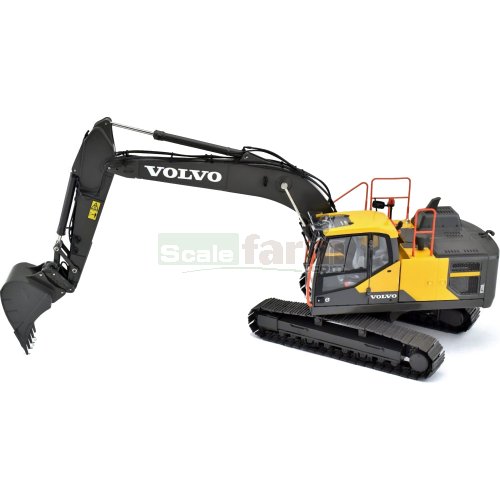 Volvo EC220 EL Tracked Excavator with Steelwrist S70 Quick Coupler