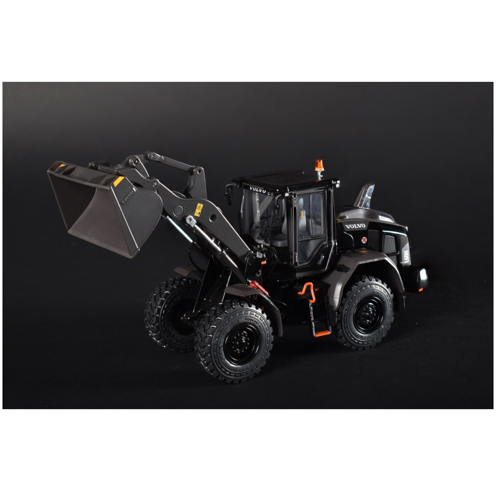 Volvo L60H Wheel Loader with Bucket on Michelin 20-5 R25 XHA2 Tyres