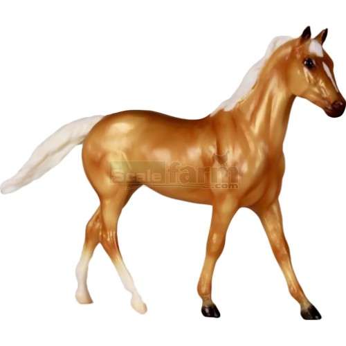Breyer 932 Palomino Thoroughbred / Quarter Horse Cross