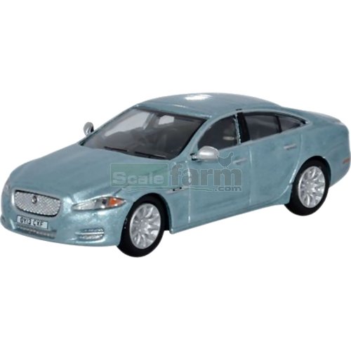 Jaguar XJ - Crystal Blue