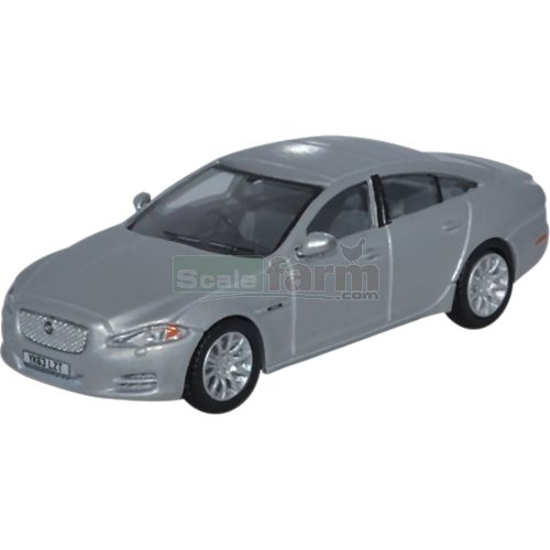 Jaguar XJ Saloon - Rhodium Silver