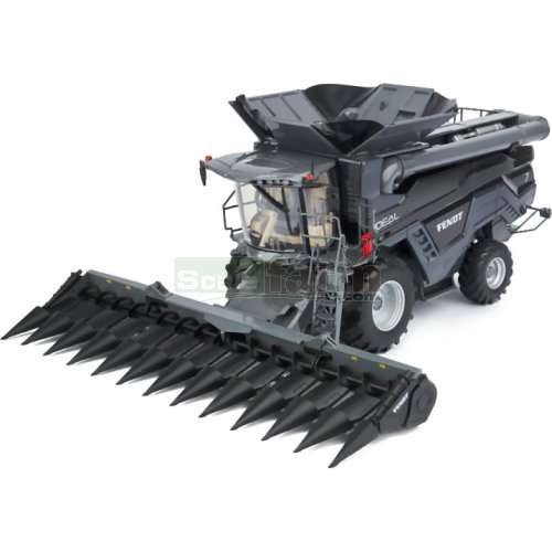 Fendt Ideal 7 Harvester with Corn Header