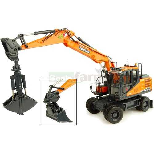 Universal Hobbies 8134 Doosan DX 160W Wheeled Excavator with Tilting