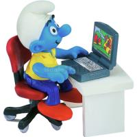Preview Smurf with Laptop
